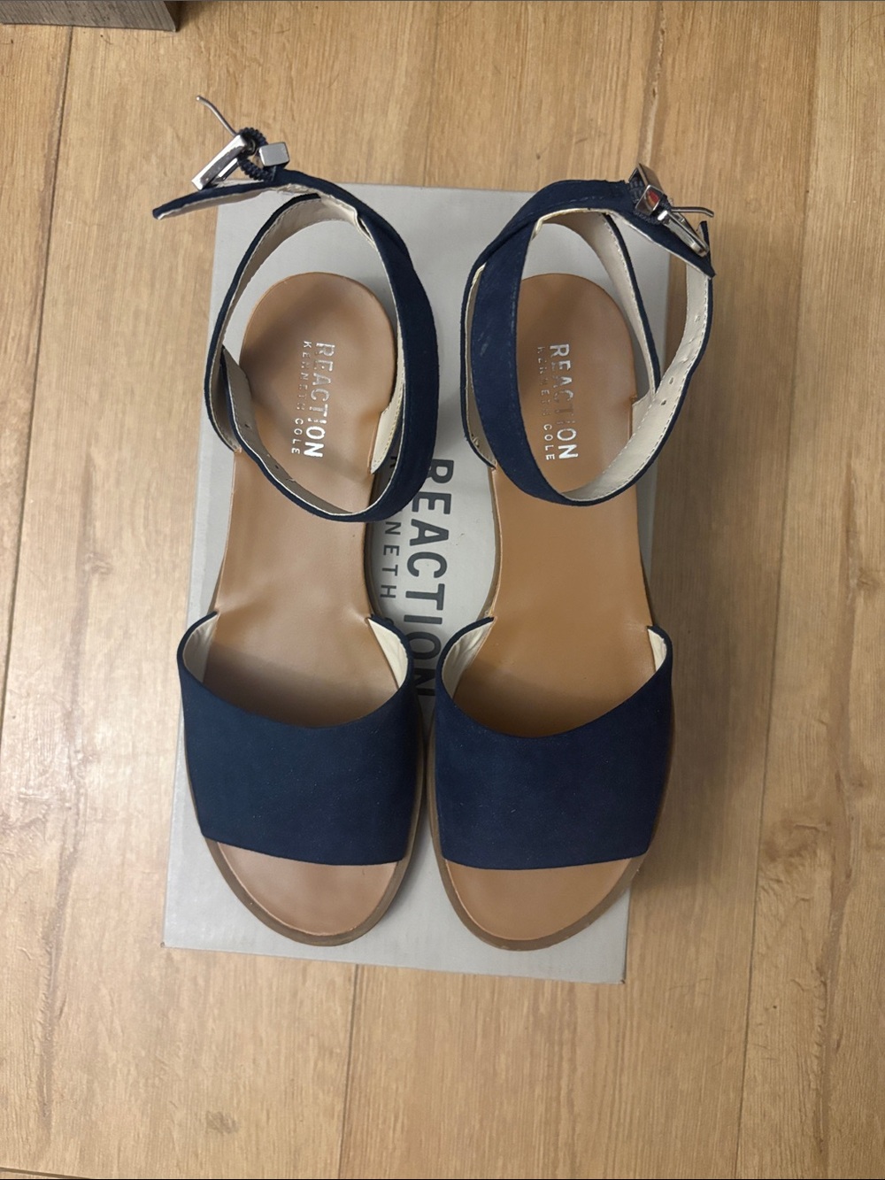 Kenneth Cole Reaction| Jolly| Navy Suede Sandals